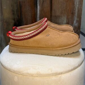 UGG Women’s Tasman II Suede slippers Size 6